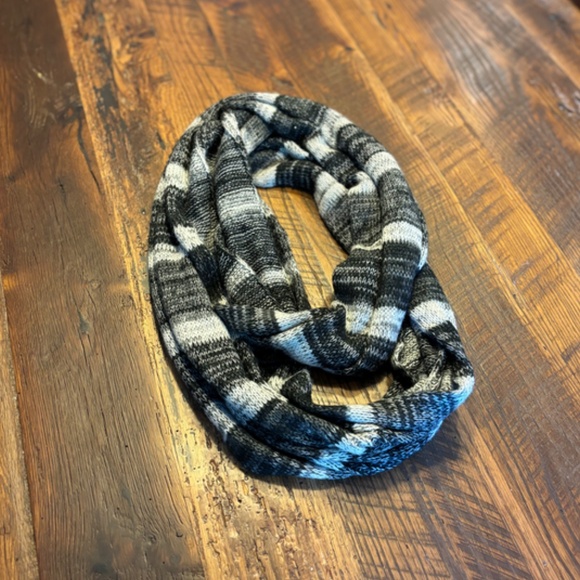 Black-Gray-White Ombre Large Infinity Scarf - Picture 9 of 9